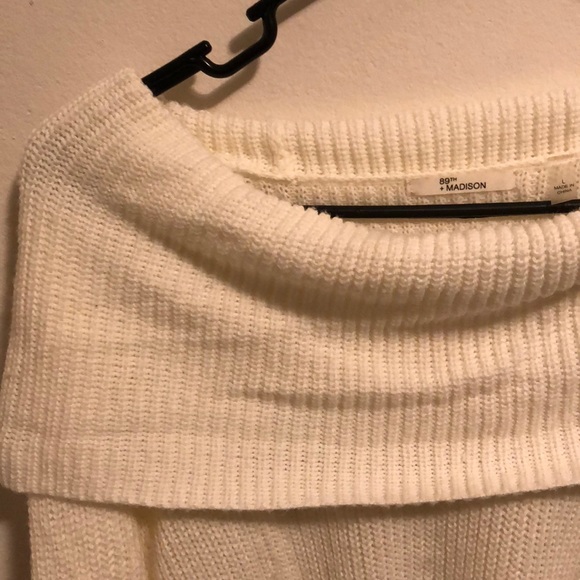 89th & Madison White Sweater w/ Bell Sleeves - Picture 2 of 3